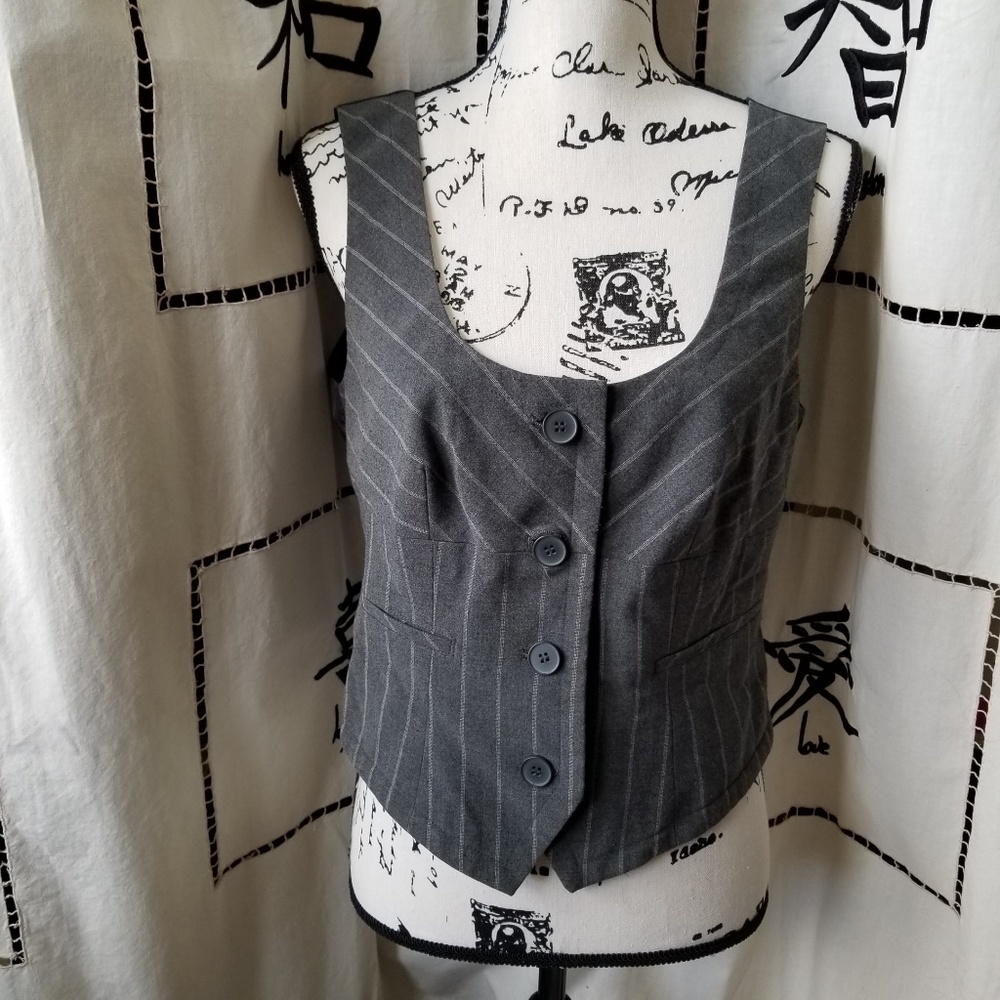 Apt. 9 vest.. size 8